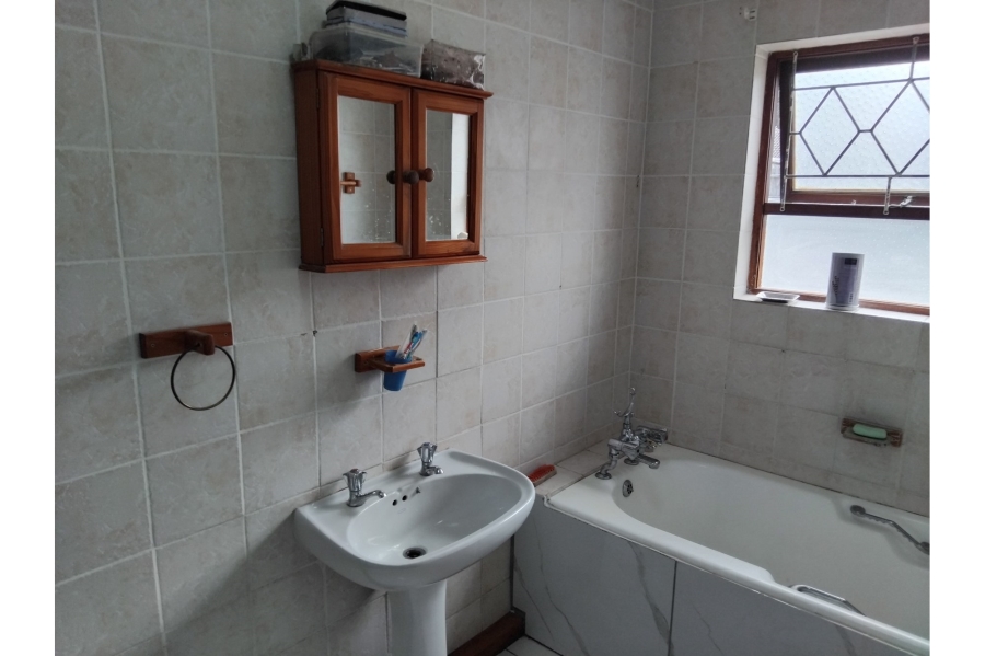 4 Bedroom Property for Sale in Zeekoevlei Western Cape